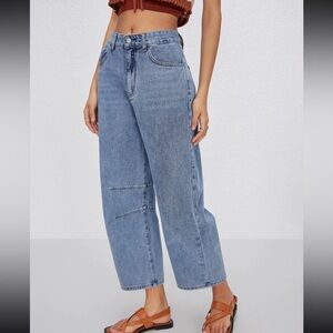 Mid rise pocket barrel leg jeans